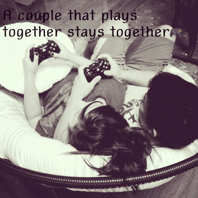 couples playing xbox